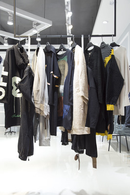 广州品牌女装尾货市场分析 机遇与挑战并存